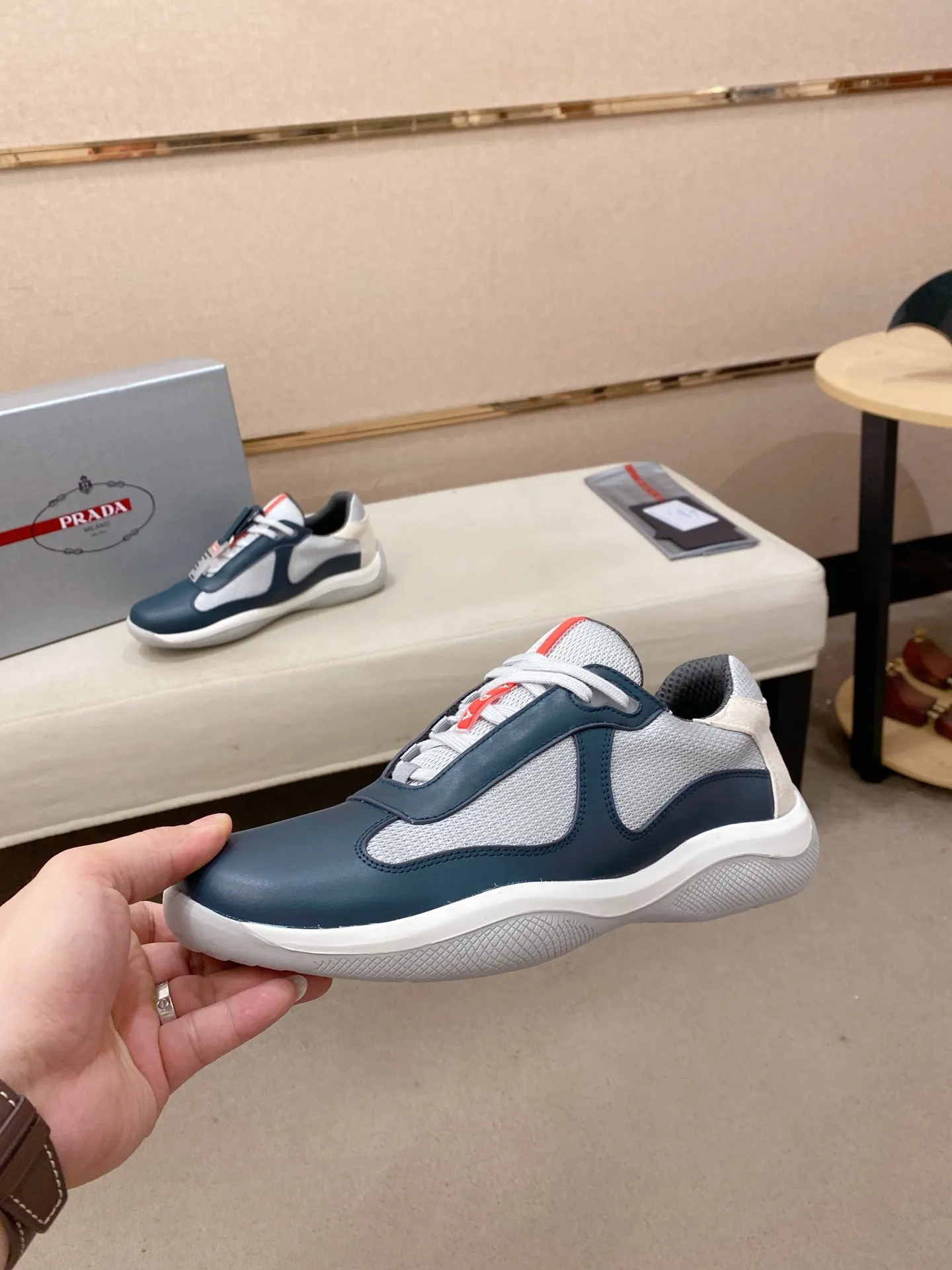 Men's shoes 💰 580💰 ✔️✔️✔️High version High-quality new PRADA (Prada) counters are launched simultaneously, new men's shoes, 😘fabrics are selected from first-layer cowhide fabrics. Lining: Imported cowhide leather lining. 👍🏿High-end☄️Open-molded non-slip rubber outsole, exquisite lines, simple and elegant, comfortable and high-end for leisure travel. Code number: 38 to 45